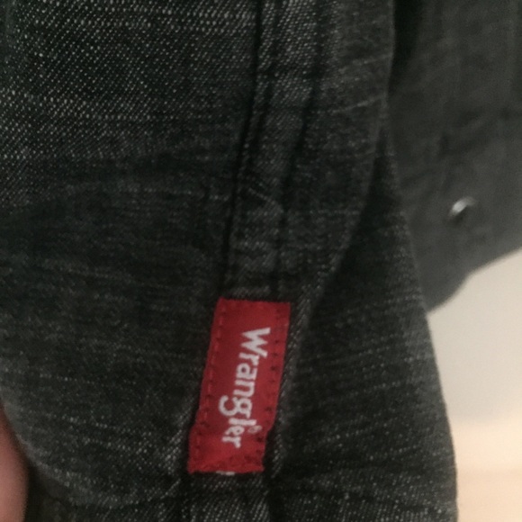 Men’s Wrangler snap button long sleeve shirt. Med - Picture 8 of 9